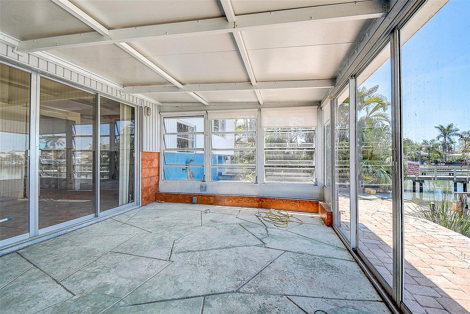 Listing photo id 60 for 712 Sunset Cove