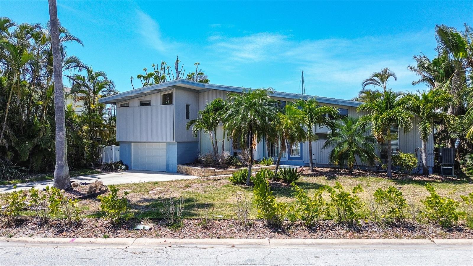 Listing photo id 64 for 712 Sunset Cove