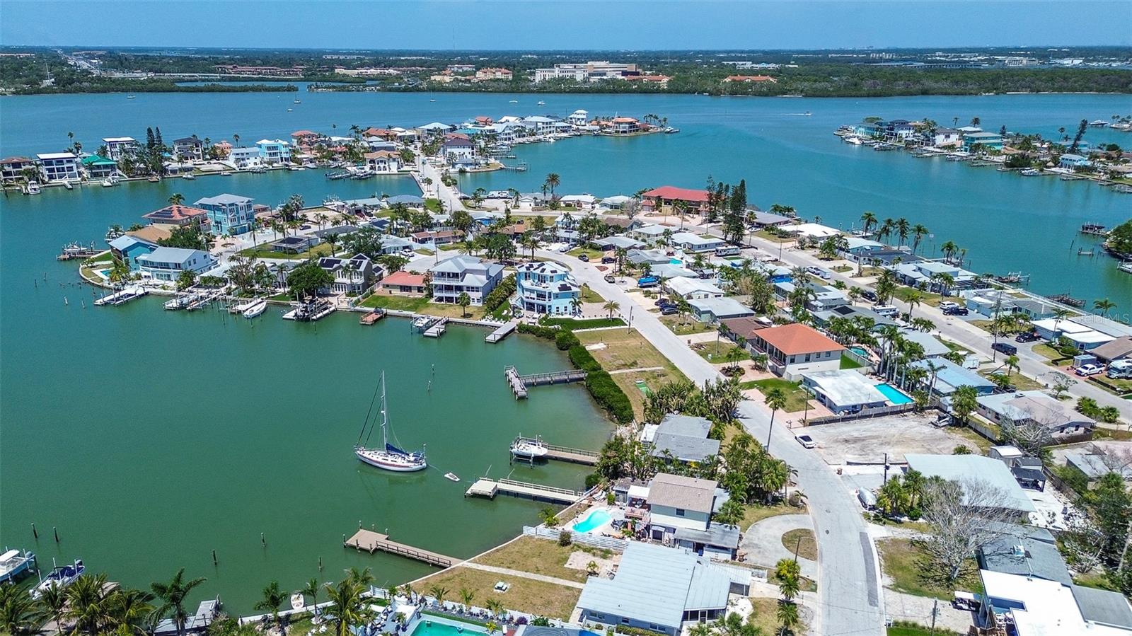 Listing photo id 72 for 712 Sunset Cove