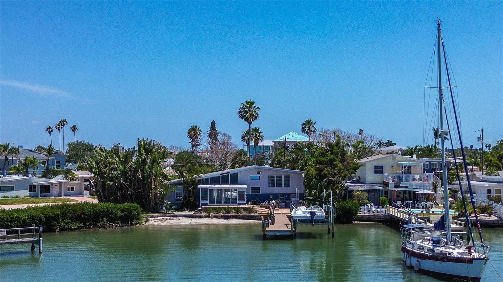 Listing photo id 77 for 712 Sunset Cove
