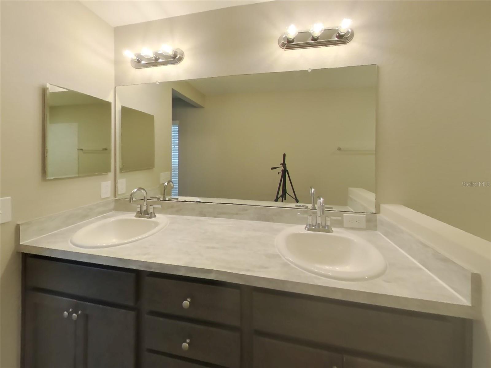 Image 7 of 20 For 6046 Eagle Pointe Drive