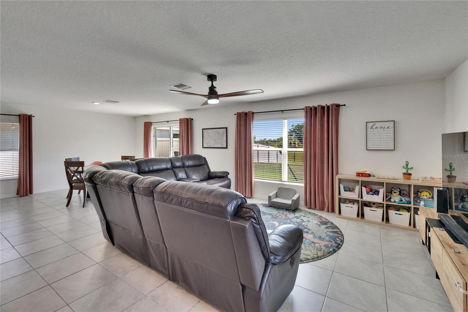 Image 12 of 55 For 16894 Delia Street