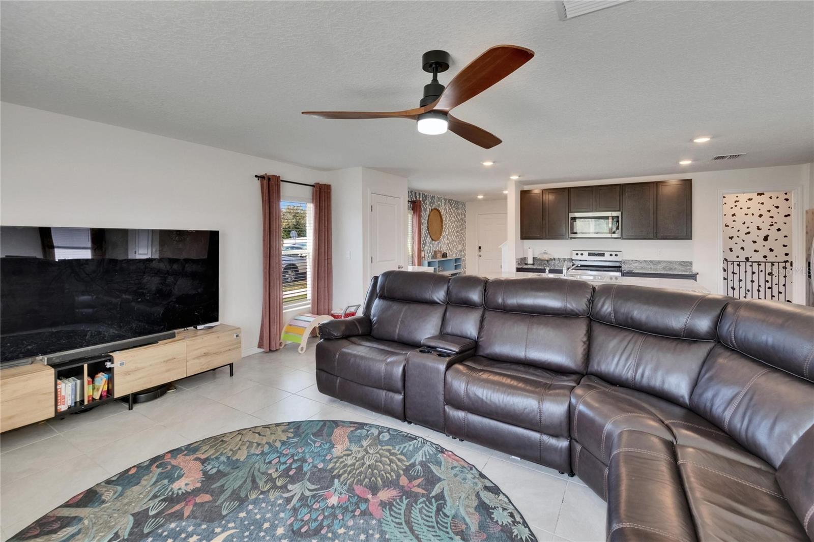 Image 14 of 55 For 16894 Delia Street
