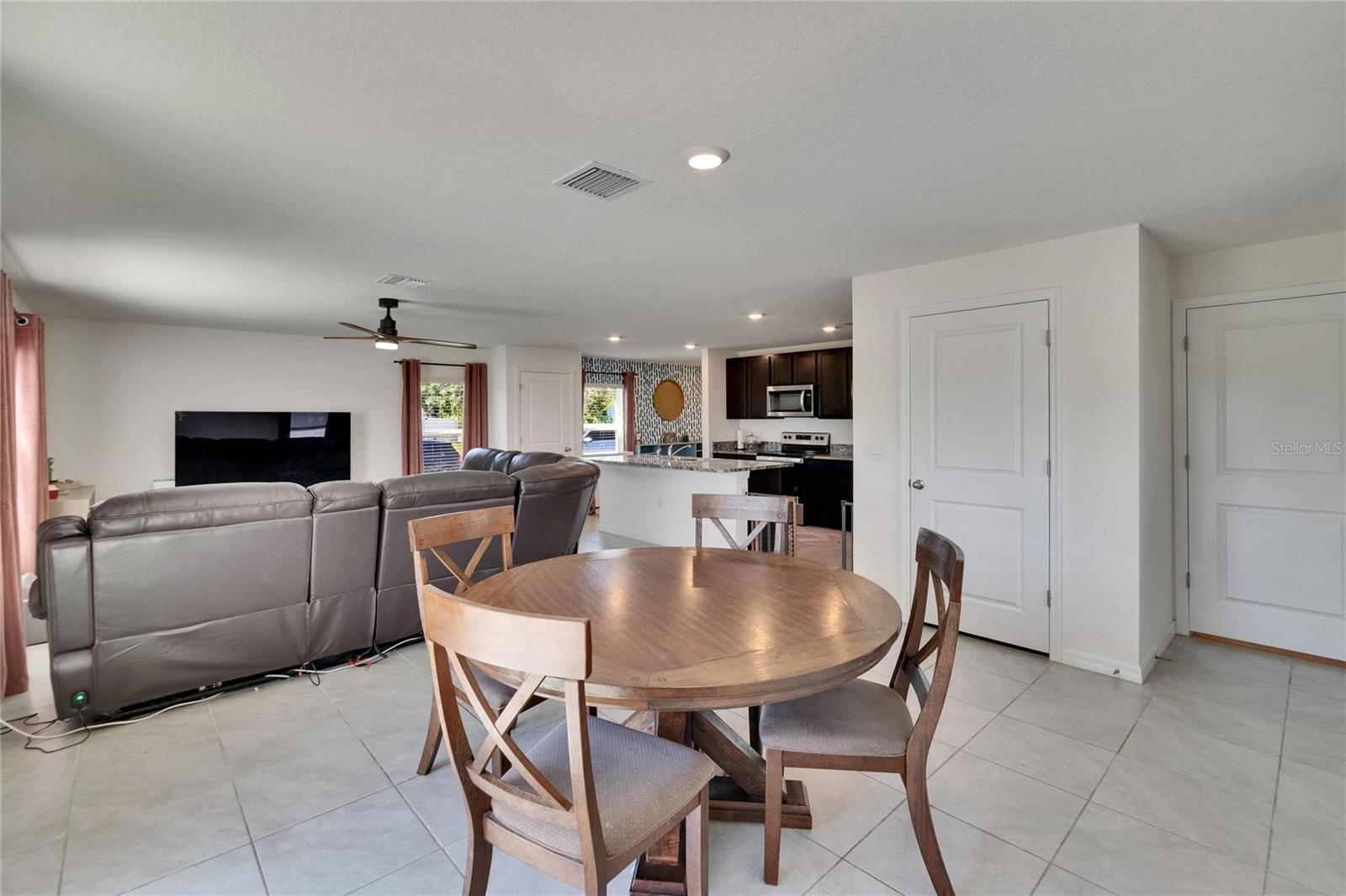 Image 15 of 55 For 16894 Delia Street