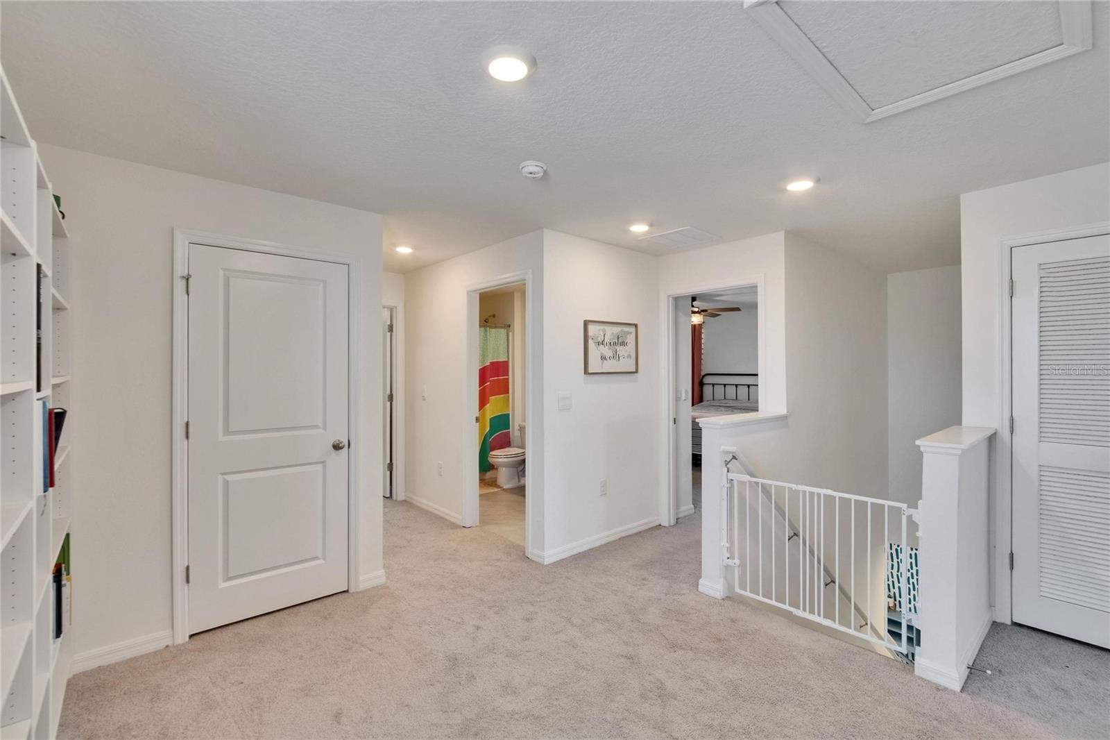 Image 21 of 55 For 16894 Delia Street