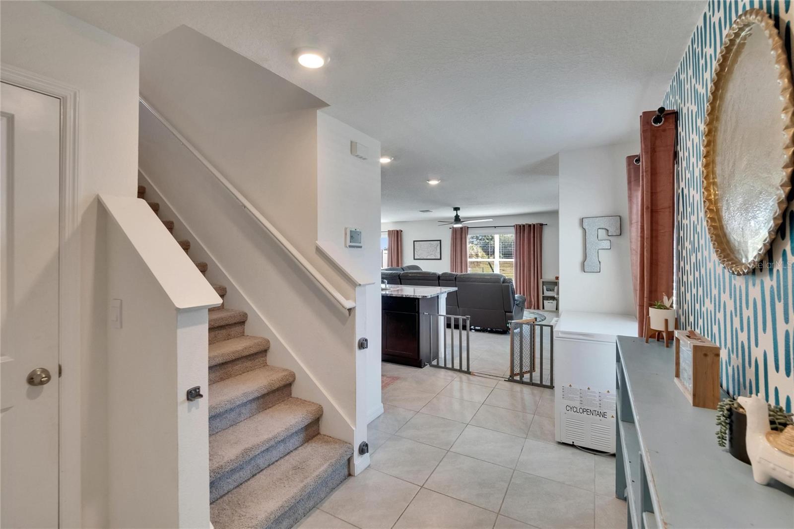 Image 4 of 55 For 16894 Delia Street