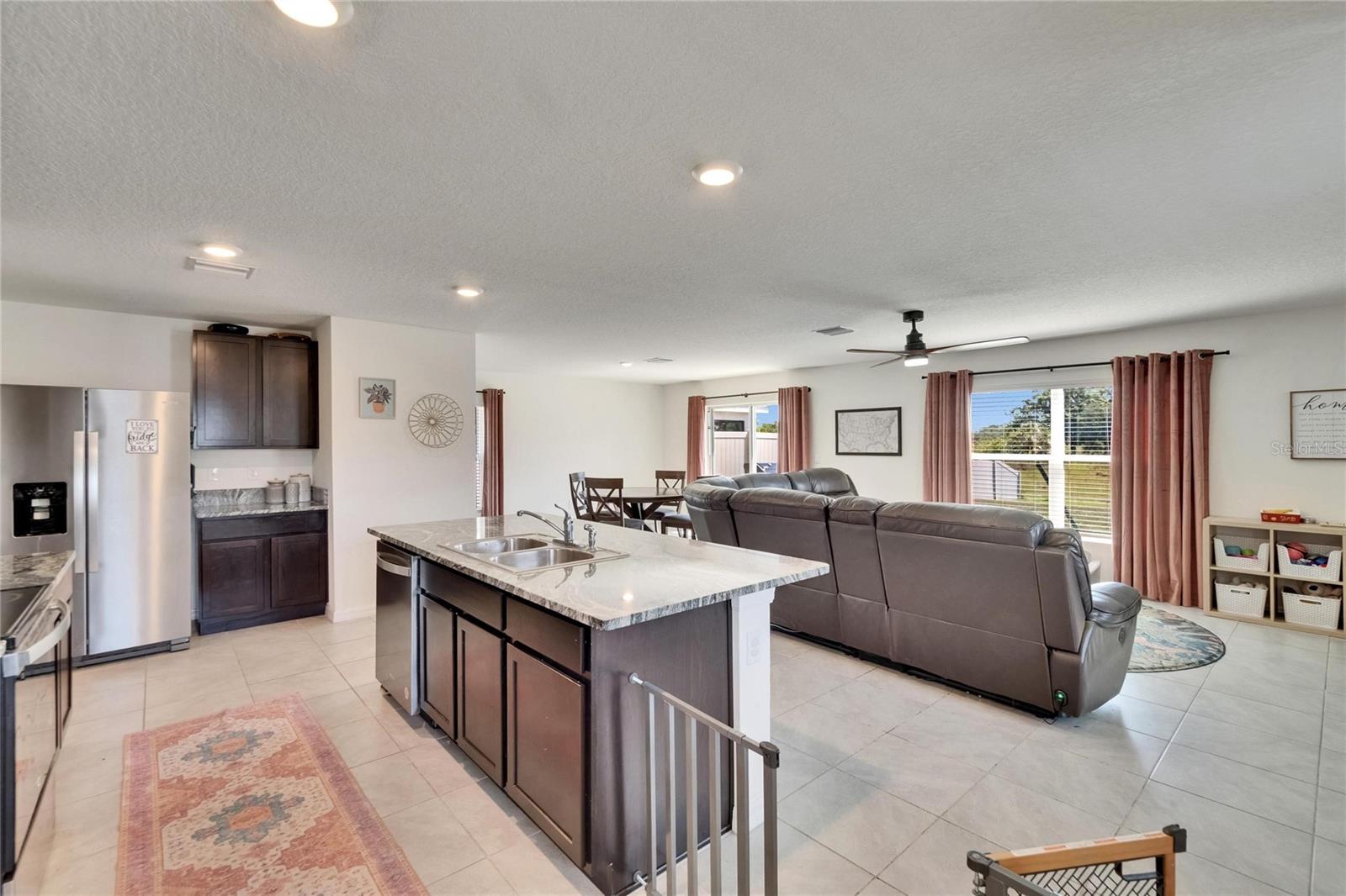 Image 5 of 55 For 16894 Delia Street
