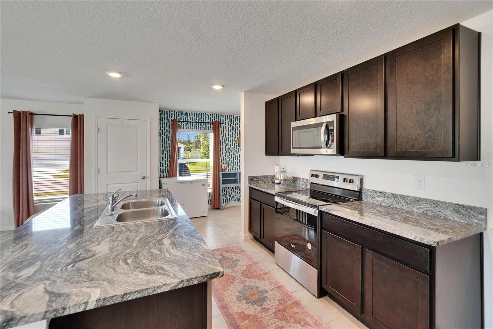 Image 6 of 55 For 16894 Delia Street