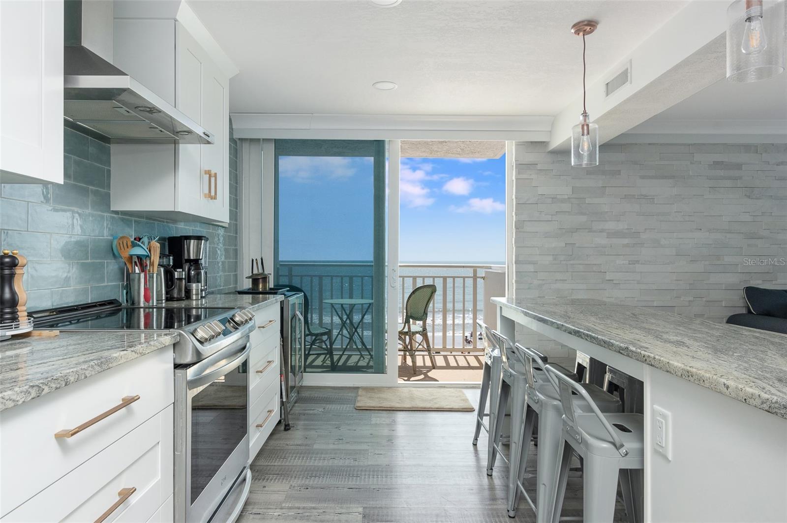 Image 12 of 24 For 17408 Gulf Boulevard 301