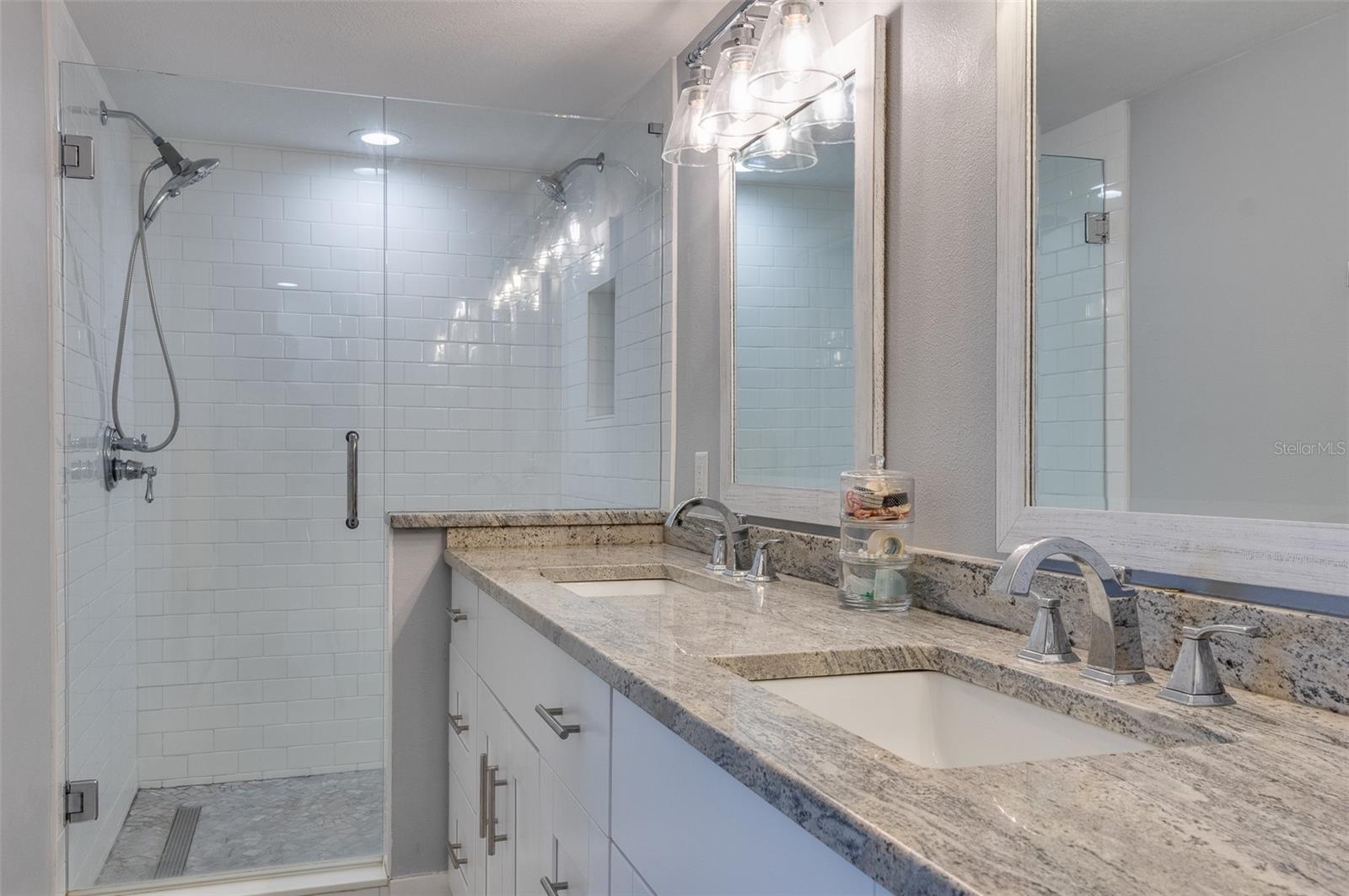 Image 15 of 24 For 17408 Gulf Boulevard 301