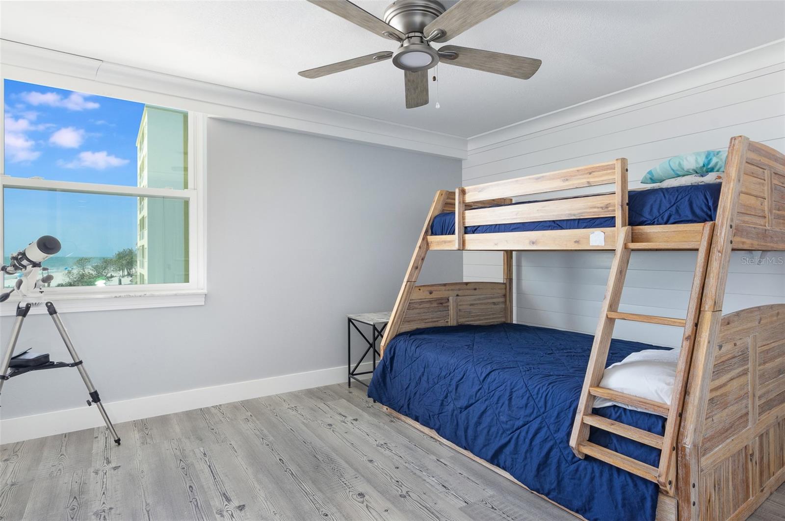 Image 16 of 24 For 17408 Gulf Boulevard 301