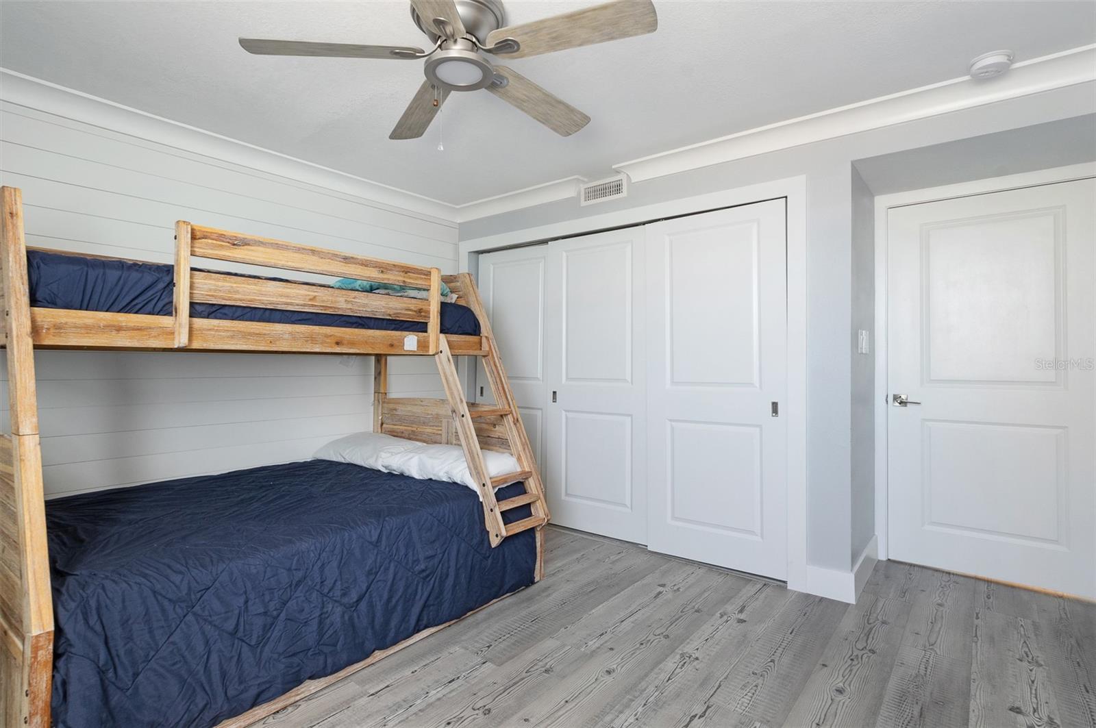 Image 17 of 24 For 17408 Gulf Boulevard 301