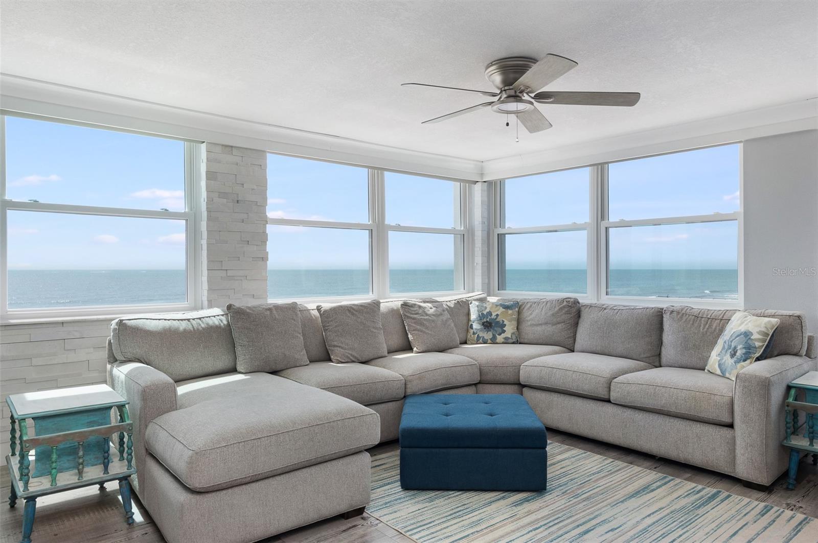 Image 3 of 24 For 17408 Gulf Boulevard 301