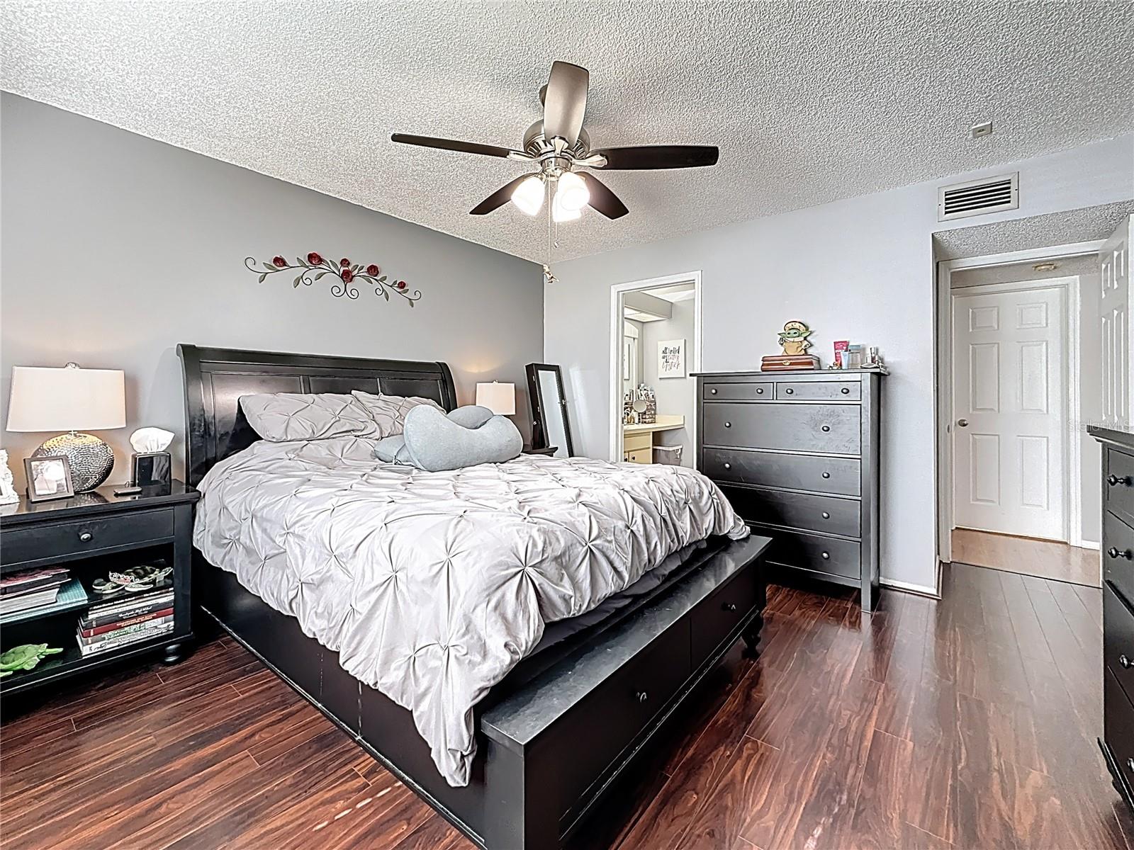 Image 29 of 63 For 2693 Sabal Springs Circle 206
