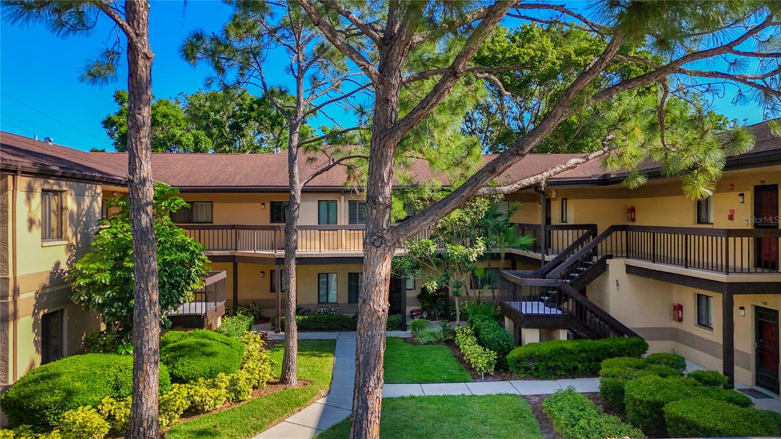 Image 3 of 63 For 2693 Sabal Springs Circle 206