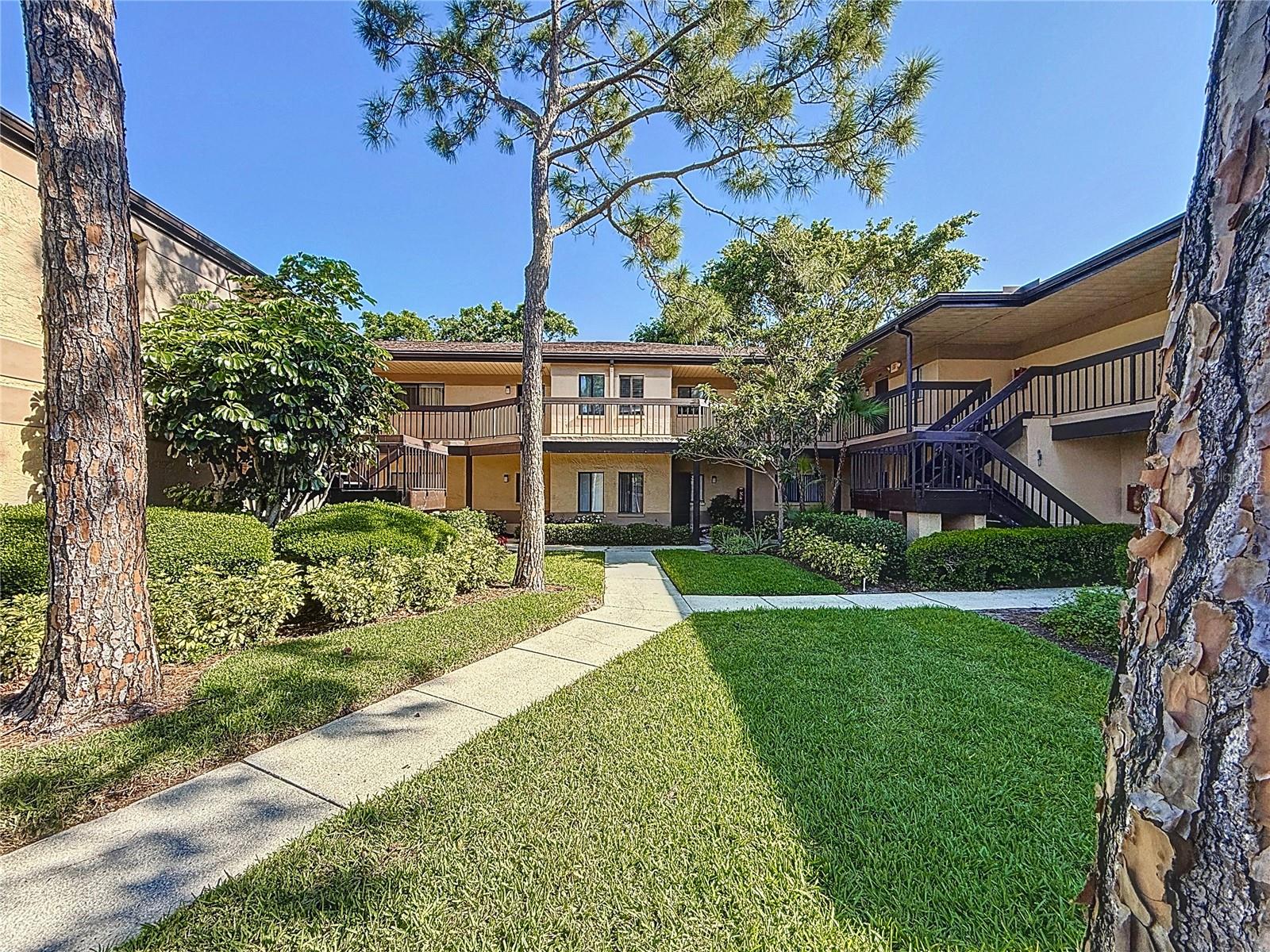 Image 4 of 63 For 2693 Sabal Springs Circle 206