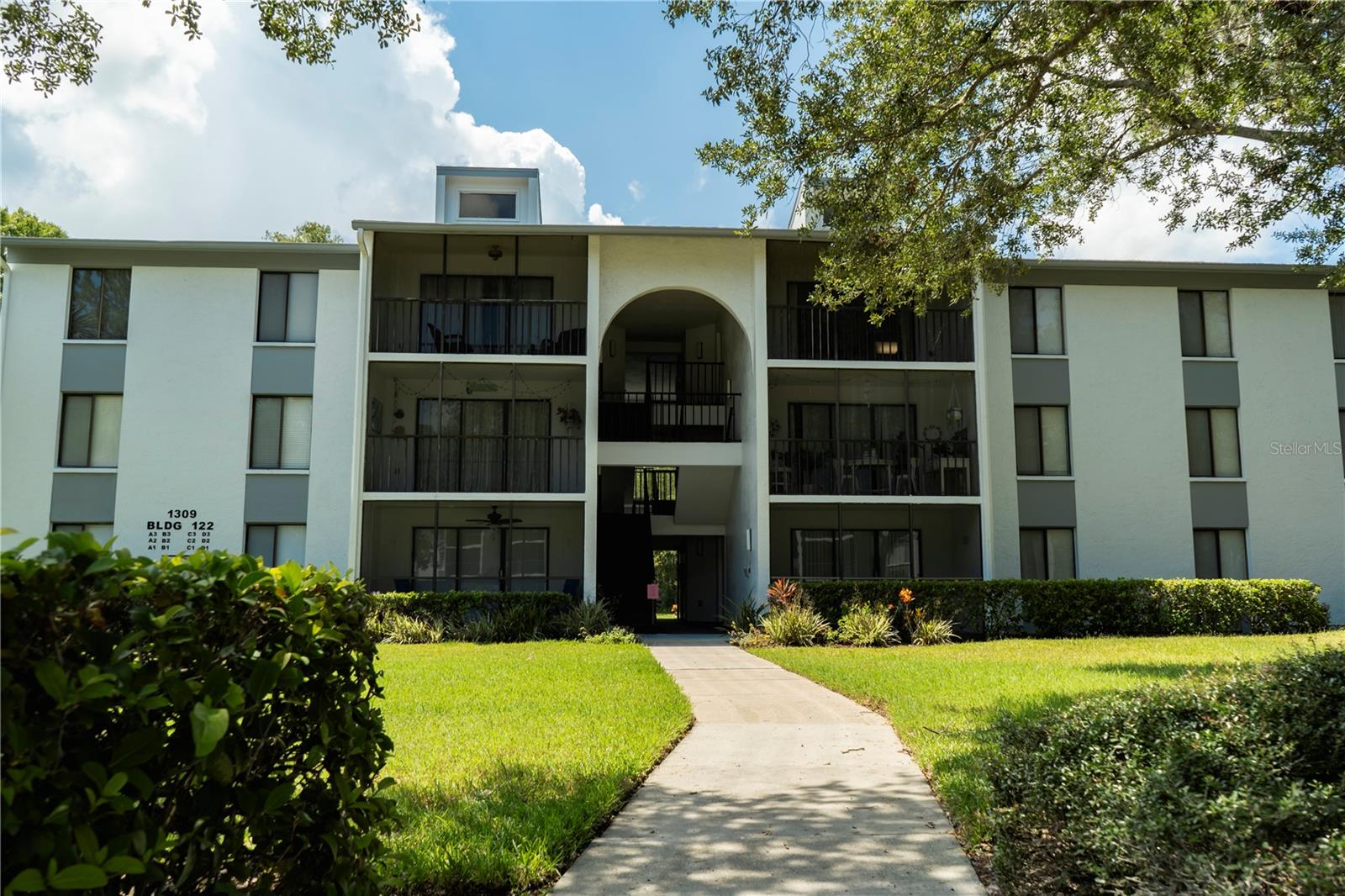 Image 2 of 31 For 1309 Pine Ridge Circle E D3