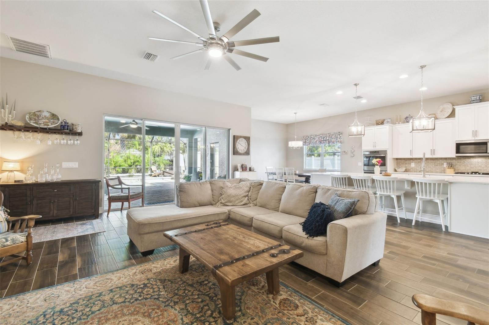 Image 17 of 72 For 11852 Lake Lucaya Drive