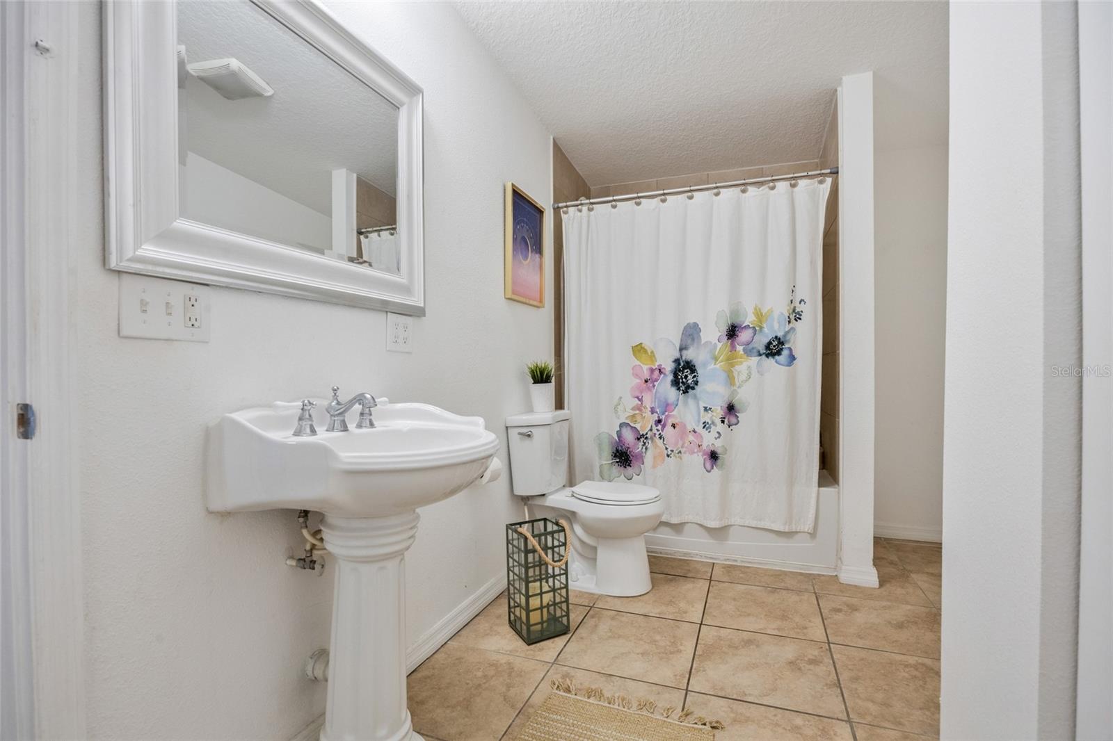 Image 16 of 33 For 105 Columbus Drive