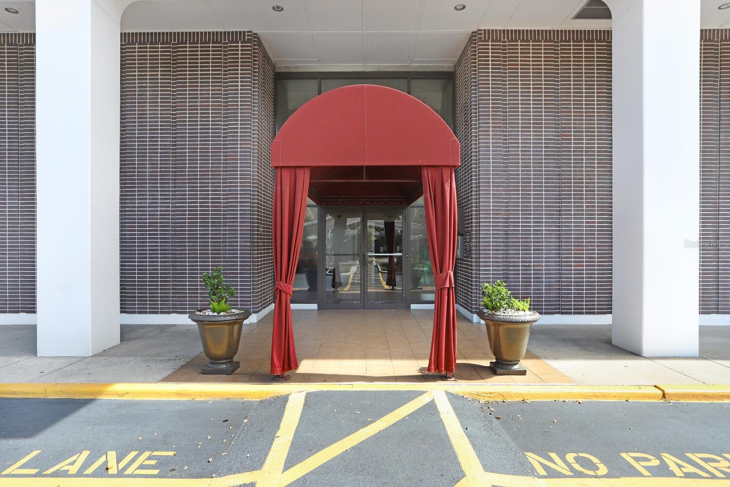 Image 2 of 19 For 4015 Bayshore Boulevard 8e