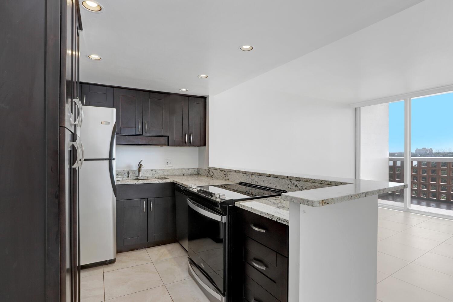 Image 4 of 19 For 4015 Bayshore Boulevard 8e