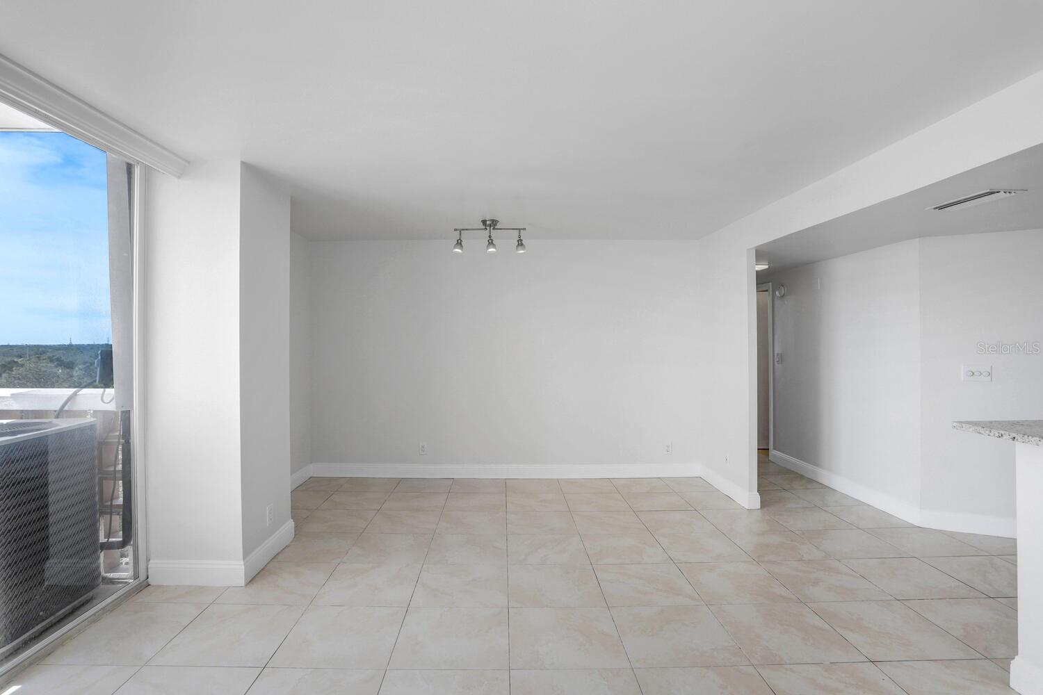 Image 8 of 19 For 4015 Bayshore Boulevard 8e