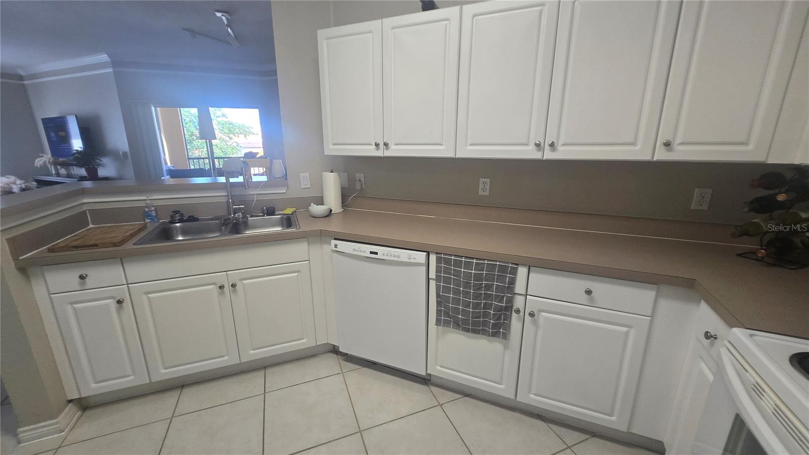 Image 8 of 19 For 4323 Bayside Village Drive 212