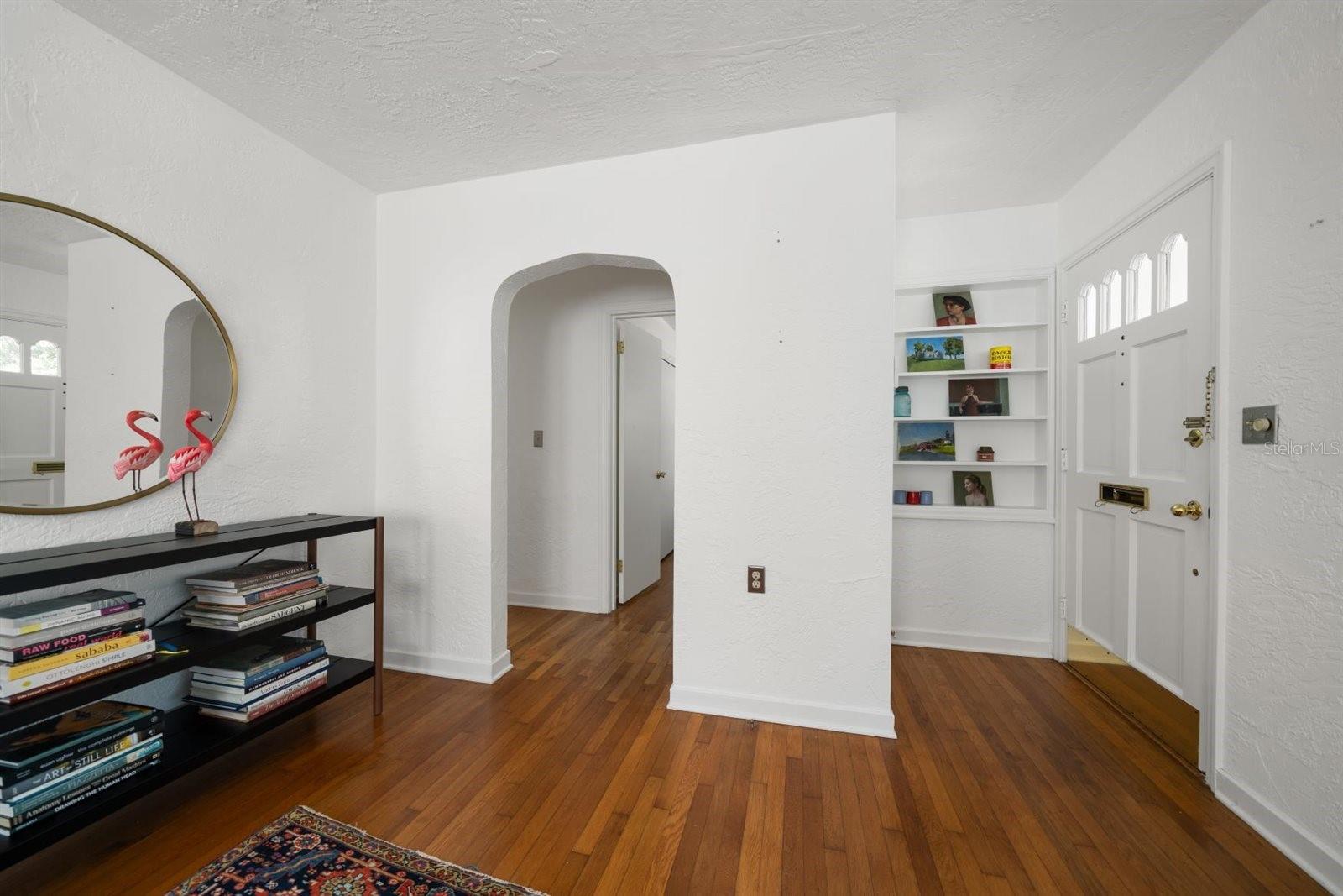 Listing photo id 8 for 246 20th Avenue Ne