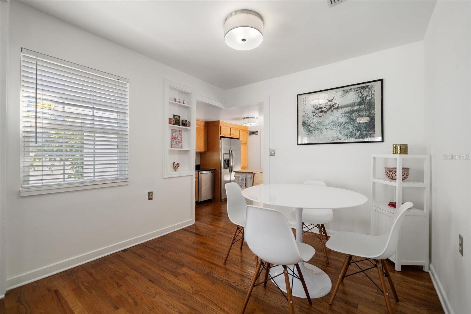 Listing photo id 13 for 246 20th Avenue Ne
