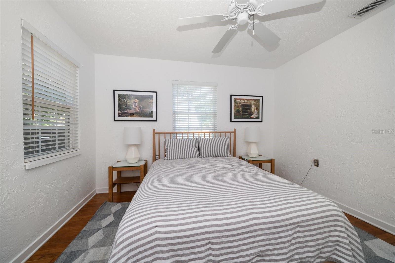 Listing photo id 21 for 246 20th Avenue Ne