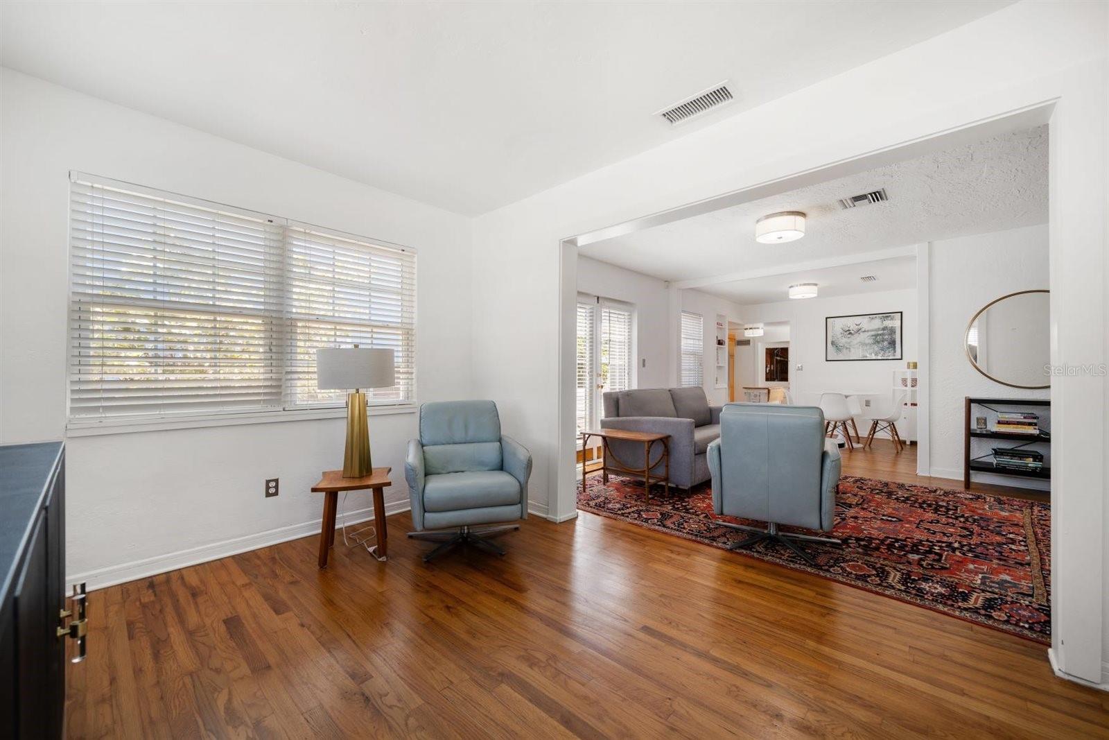 Listing photo id 5 for 246 20th Avenue Ne