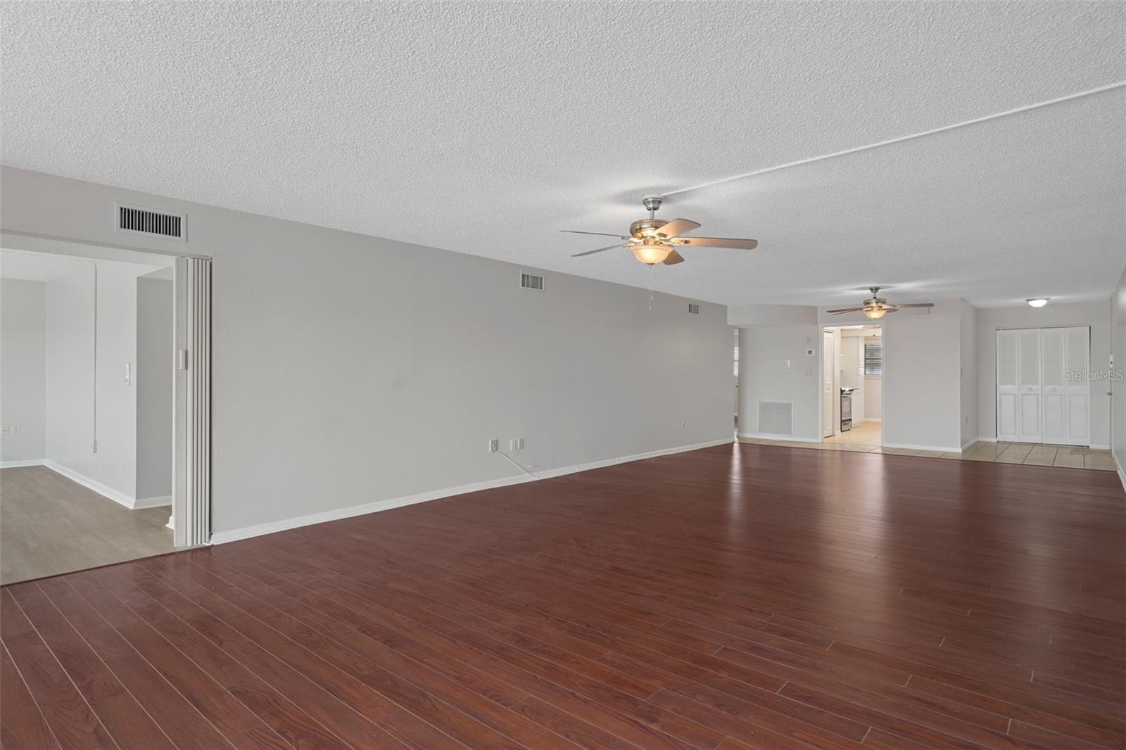 Image 16 of 49 For 5980 Shore Boulevard S 312