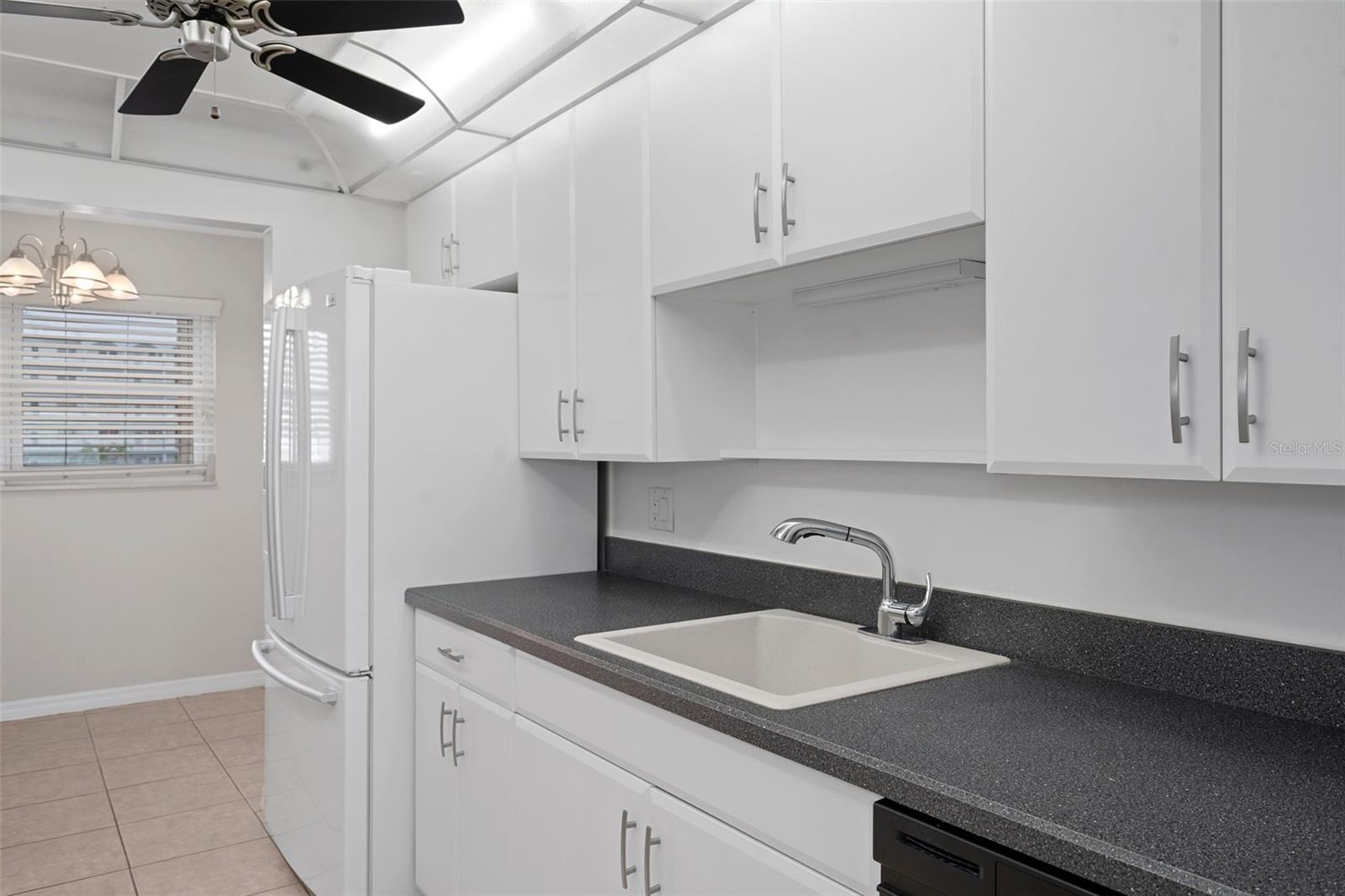 Image 18 of 49 For 5980 Shore Boulevard S 312