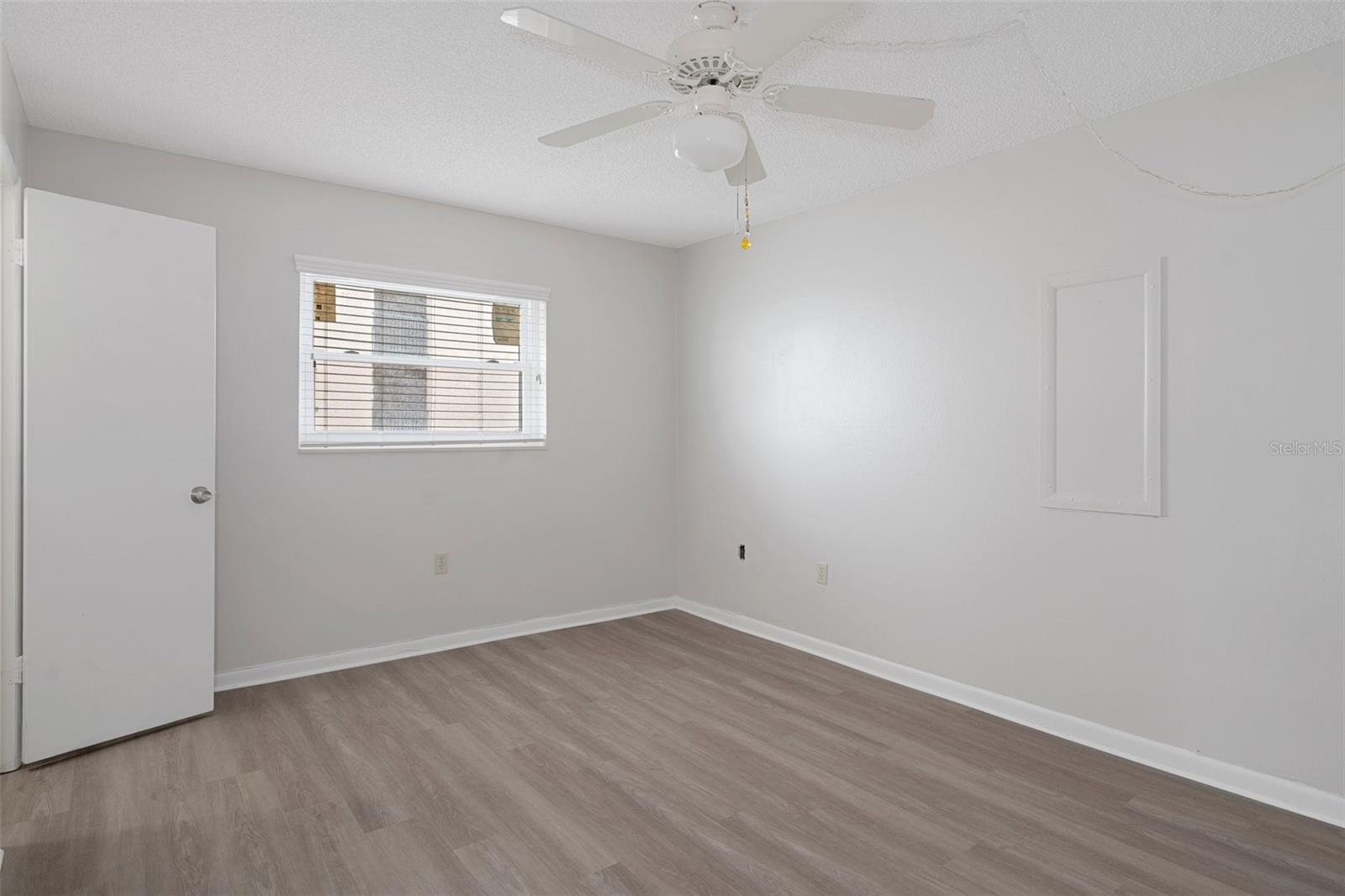 Image 36 of 49 For 5980 Shore Boulevard S 312