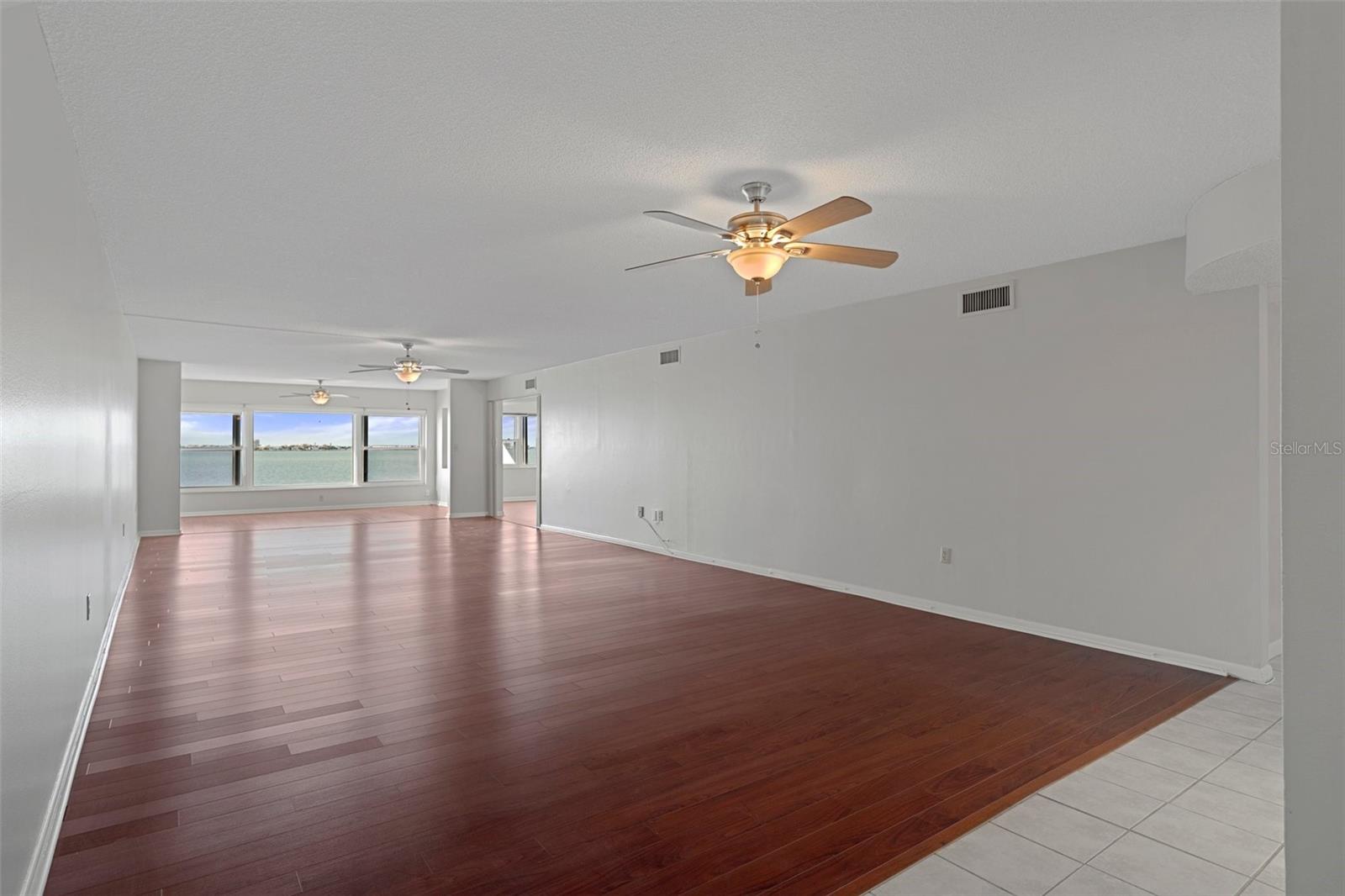 Image 4 of 49 For 5980 Shore Boulevard S 312