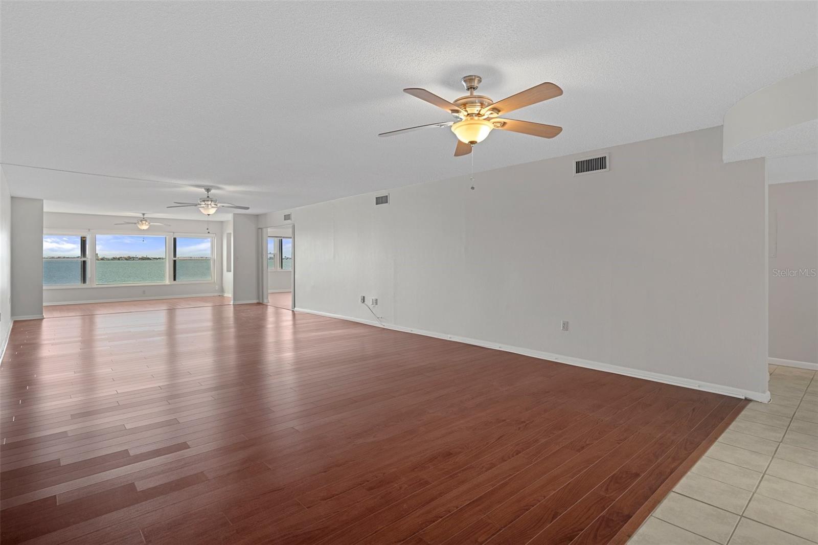 Image 5 of 49 For 5980 Shore Boulevard S 312