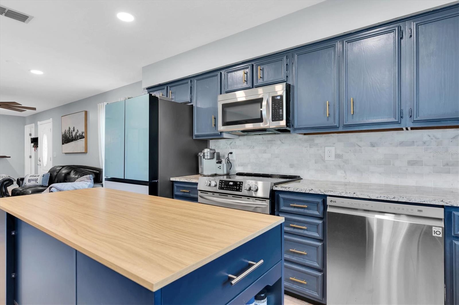 Image 14 of 48 For 315 Oakwood Boulevard