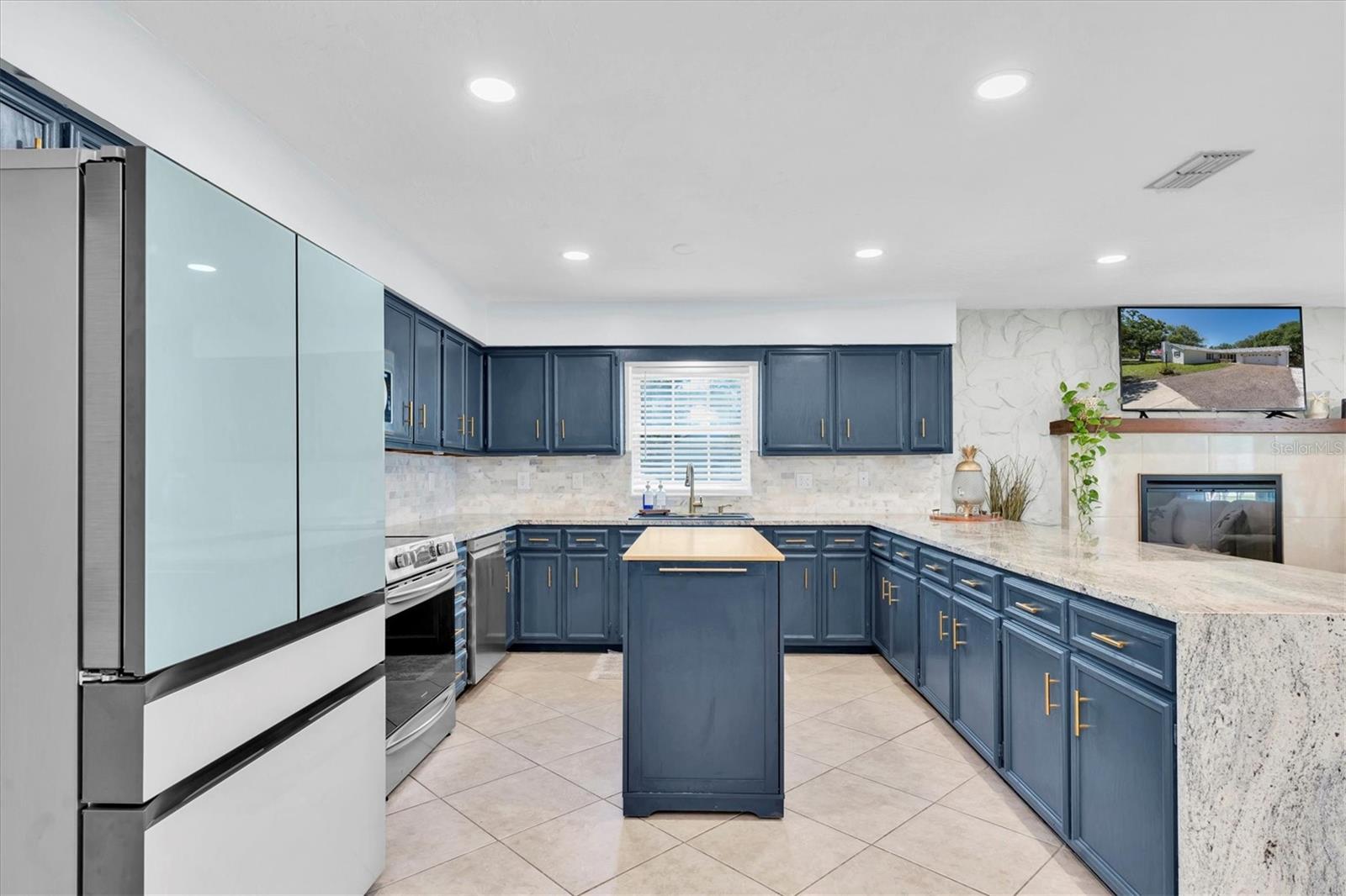 Image 15 of 48 For 315 Oakwood Boulevard