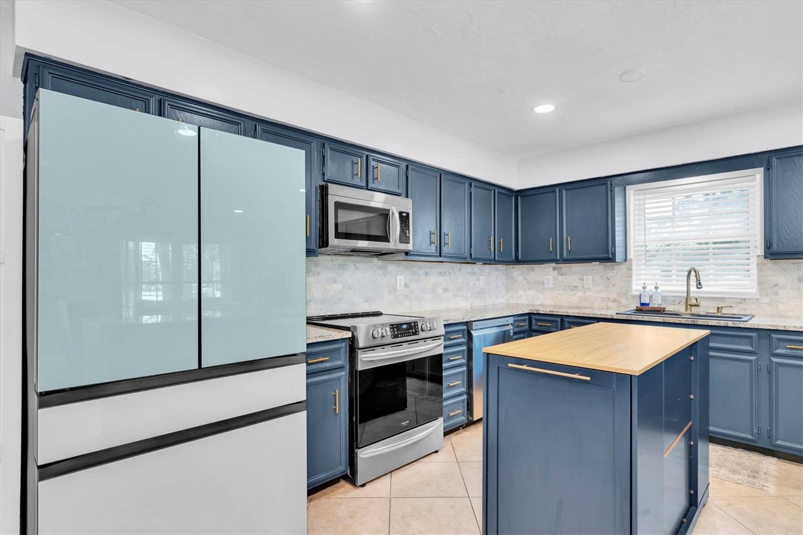 Image 16 of 48 For 315 Oakwood Boulevard