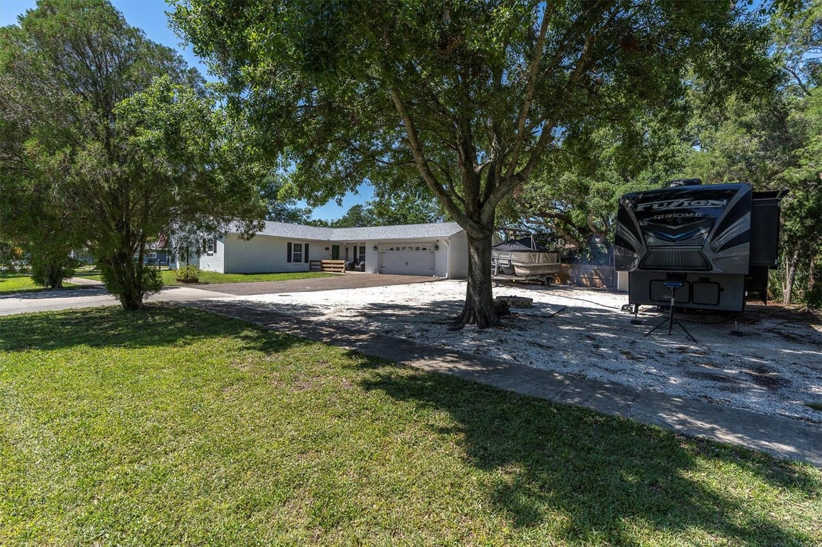 Image 2 of 48 For 315 Oakwood Boulevard