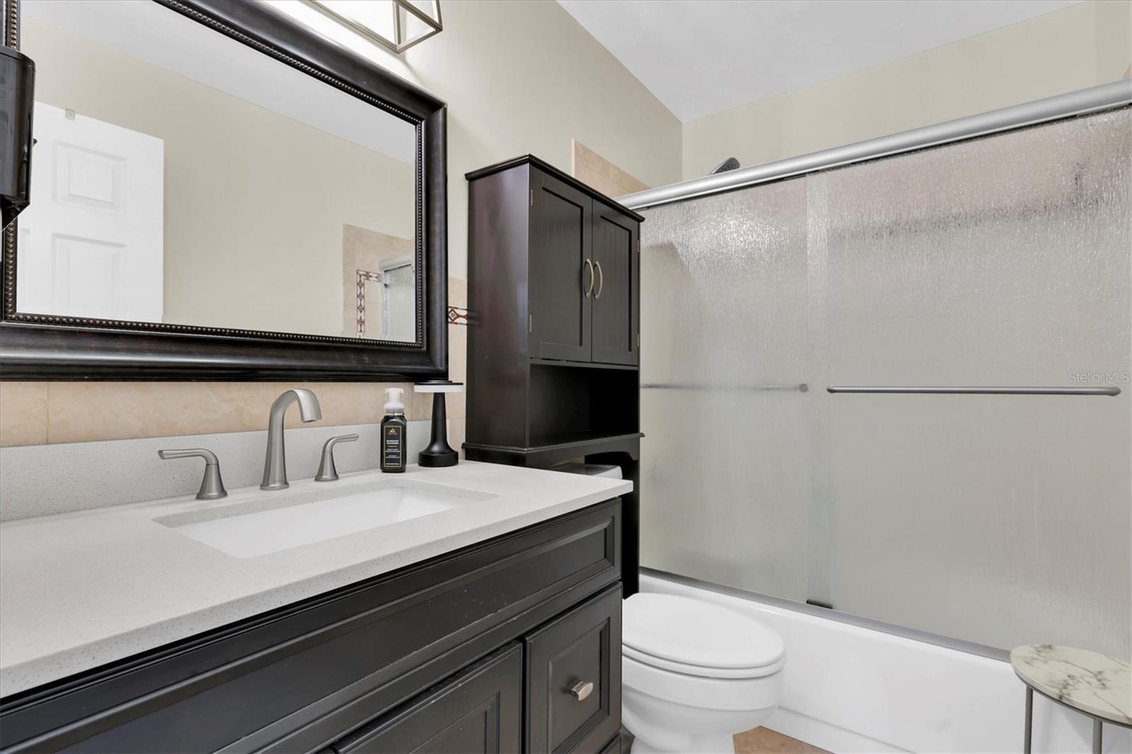 Image 32 of 48 For 315 Oakwood Boulevard