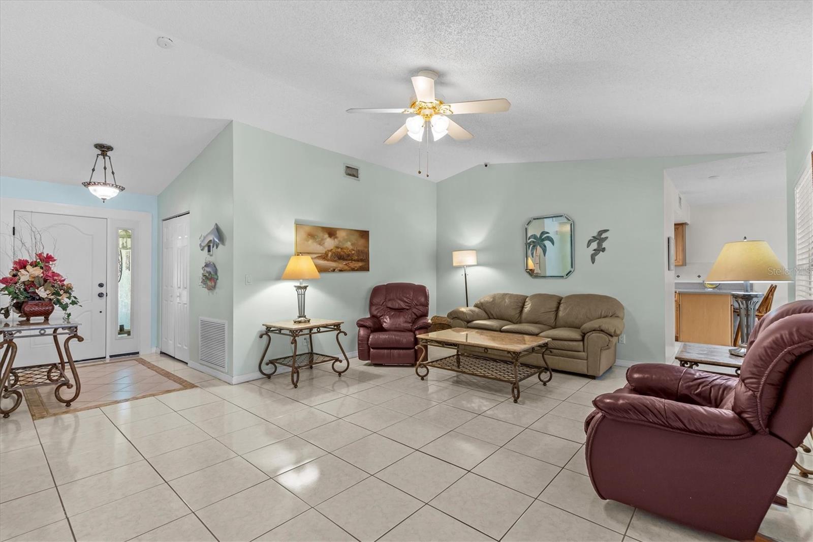 Image 9 of 55 For 28628 Twinbrook  Ln