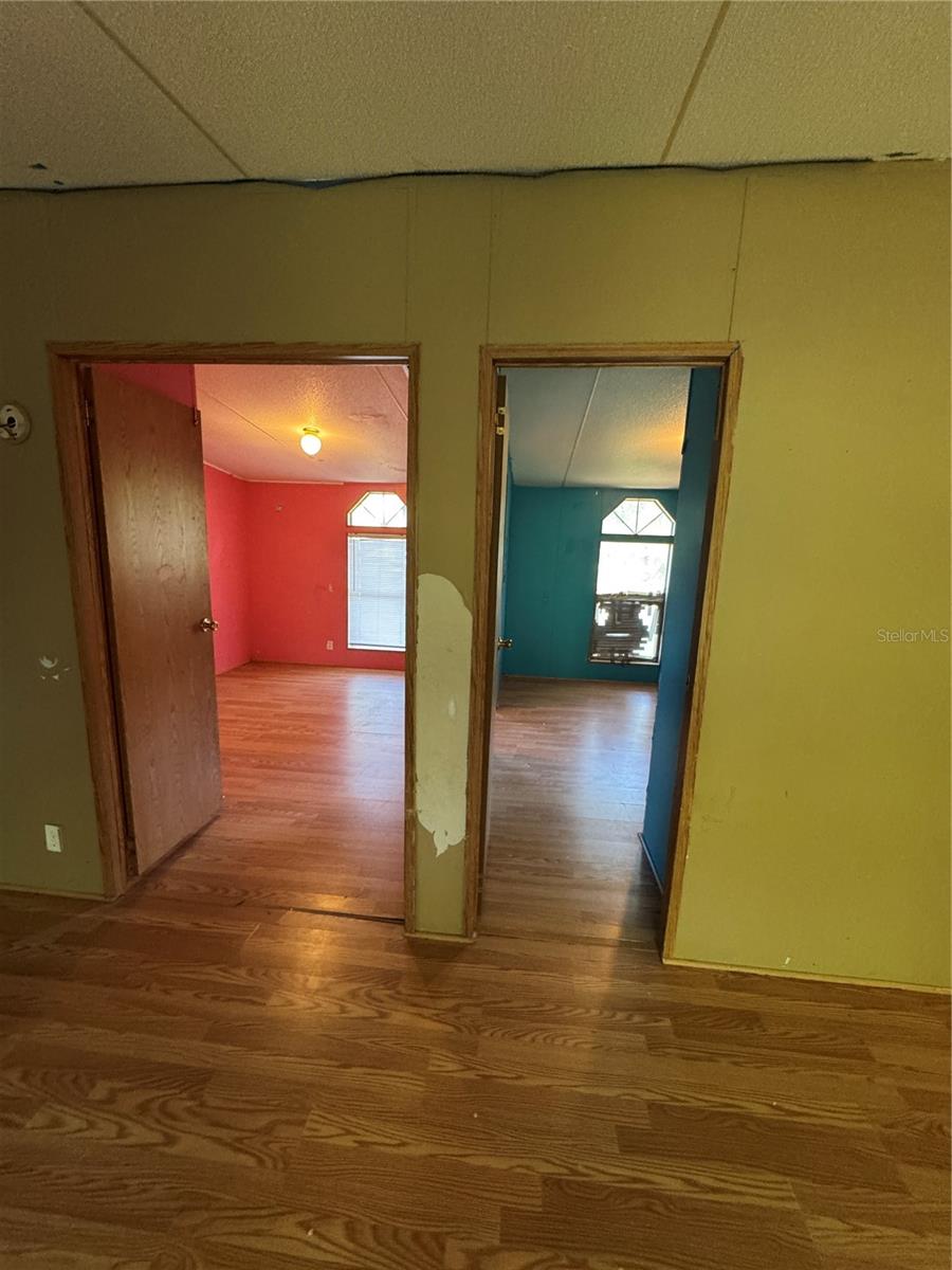 Listing photo id 12 for 28492 Sentinel Street