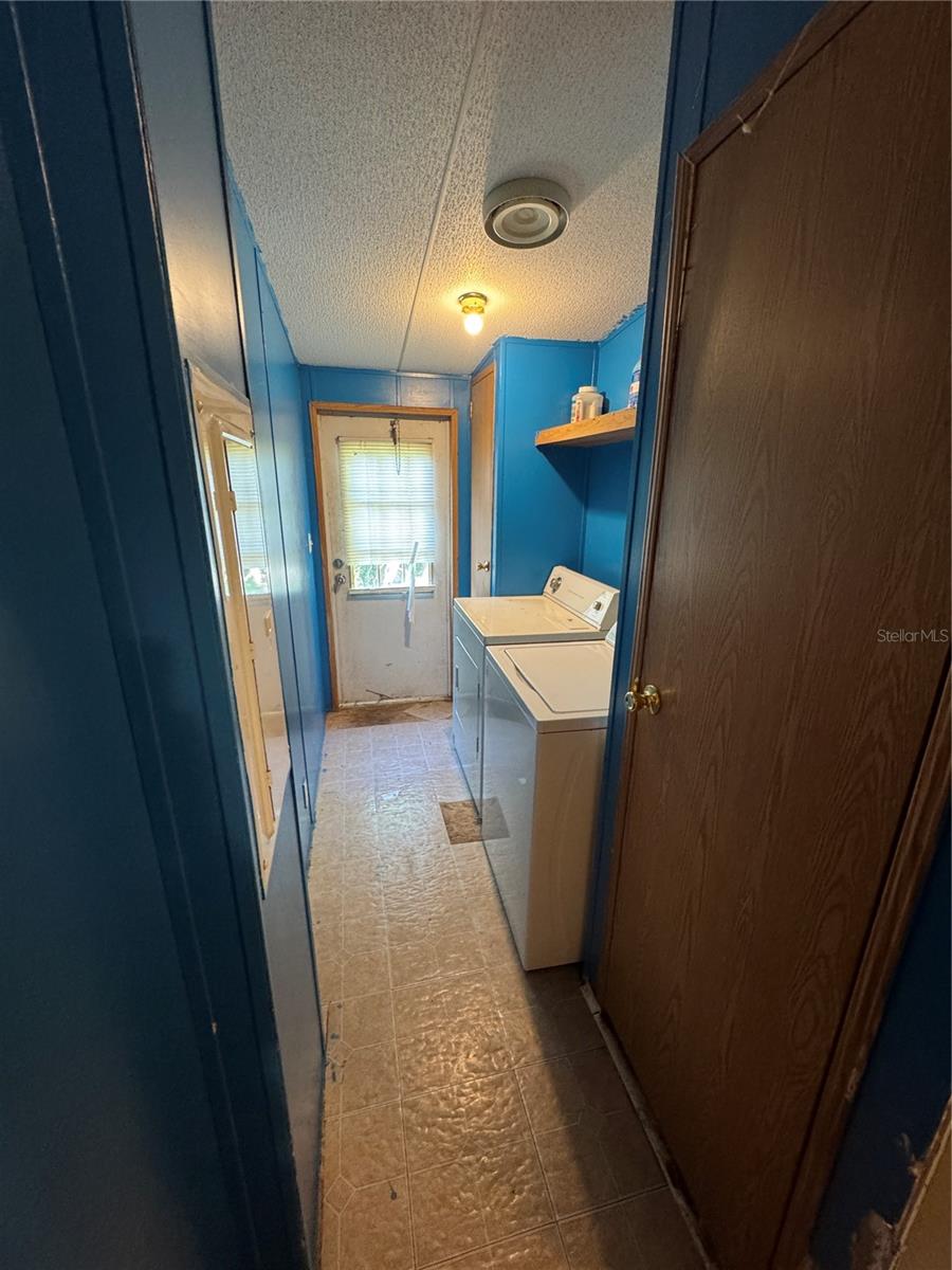 Listing photo id 20 for 28492 Sentinel Street