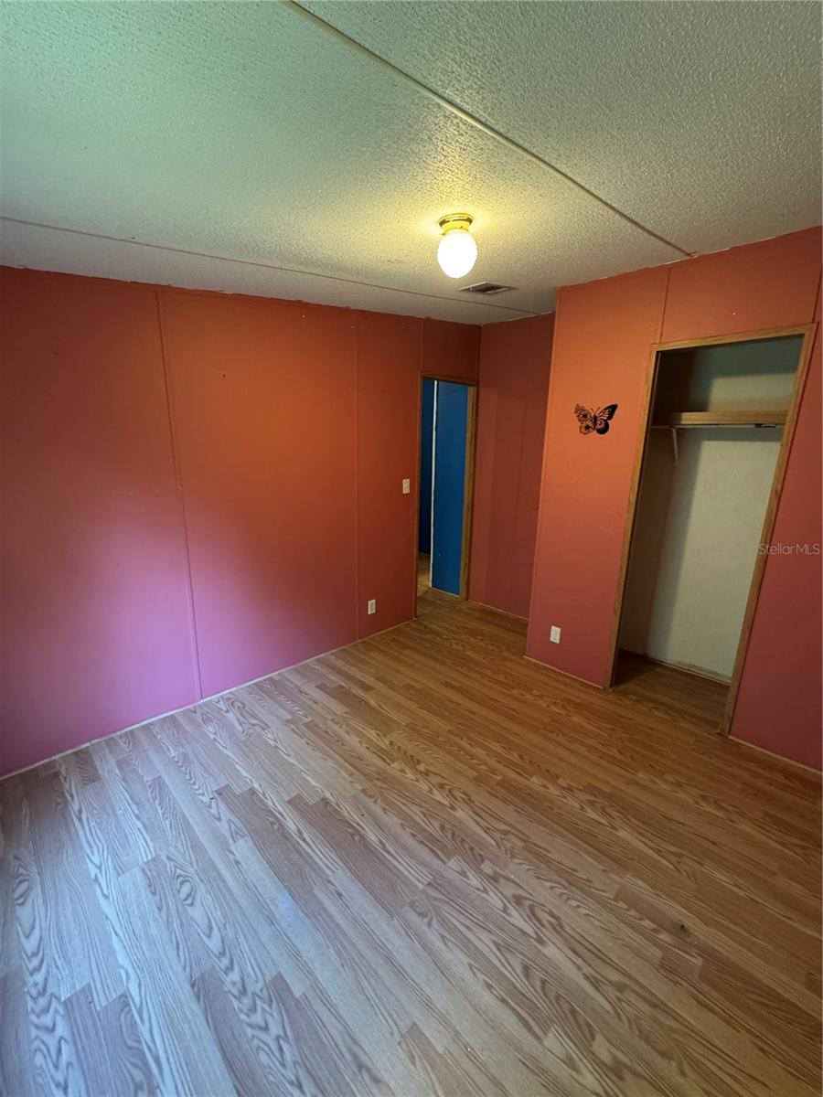 Listing photo id 22 for 28492 Sentinel Street