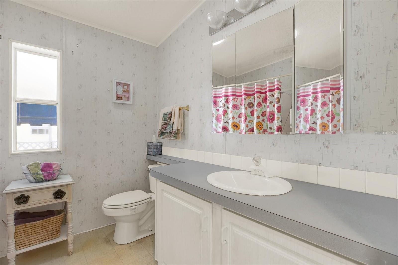 Image 12 of 21 For 11300 124th Avenue 40