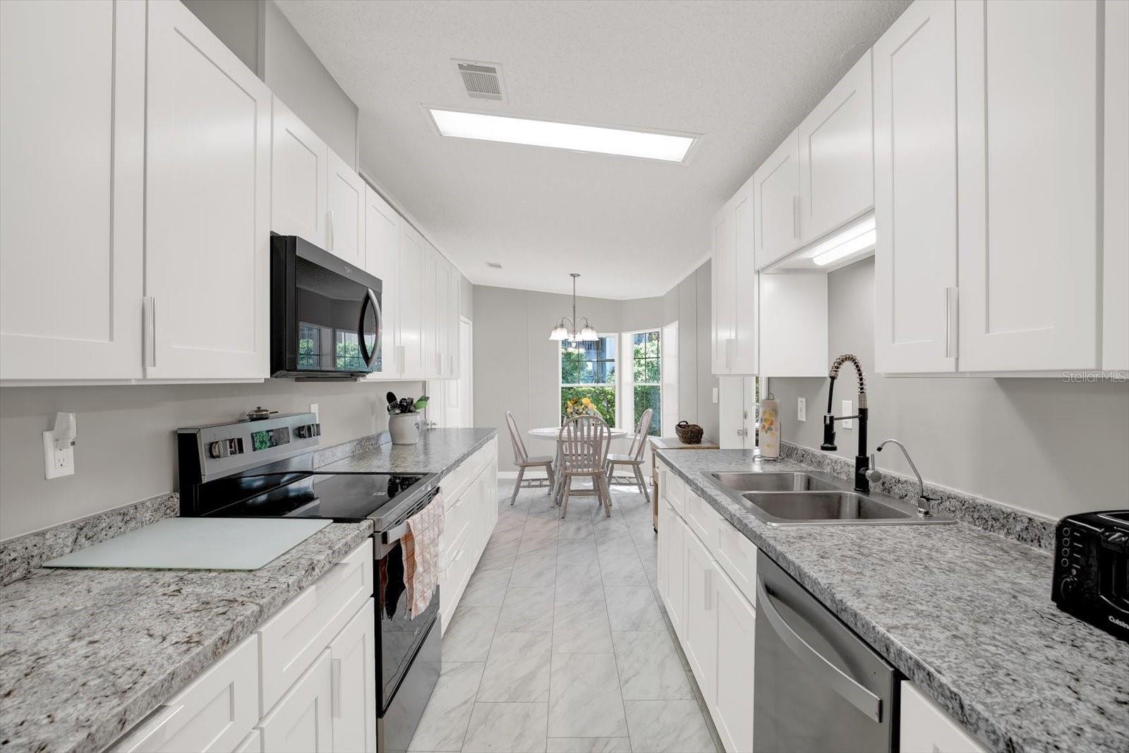 Image 7 of 21 For 11300 124th Avenue 40