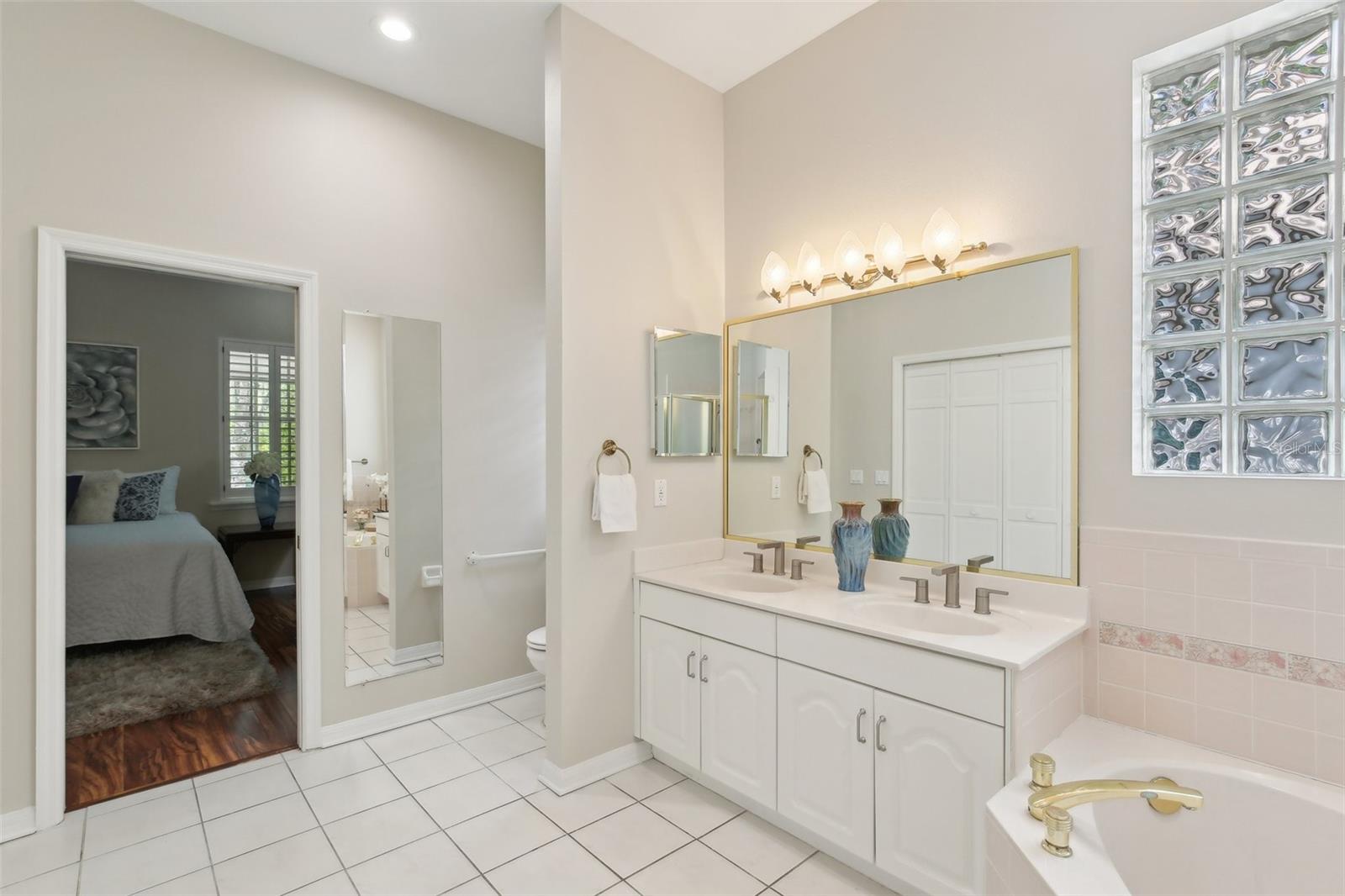 Image 21 of 42 For 15324 Sherwood Forest Drive