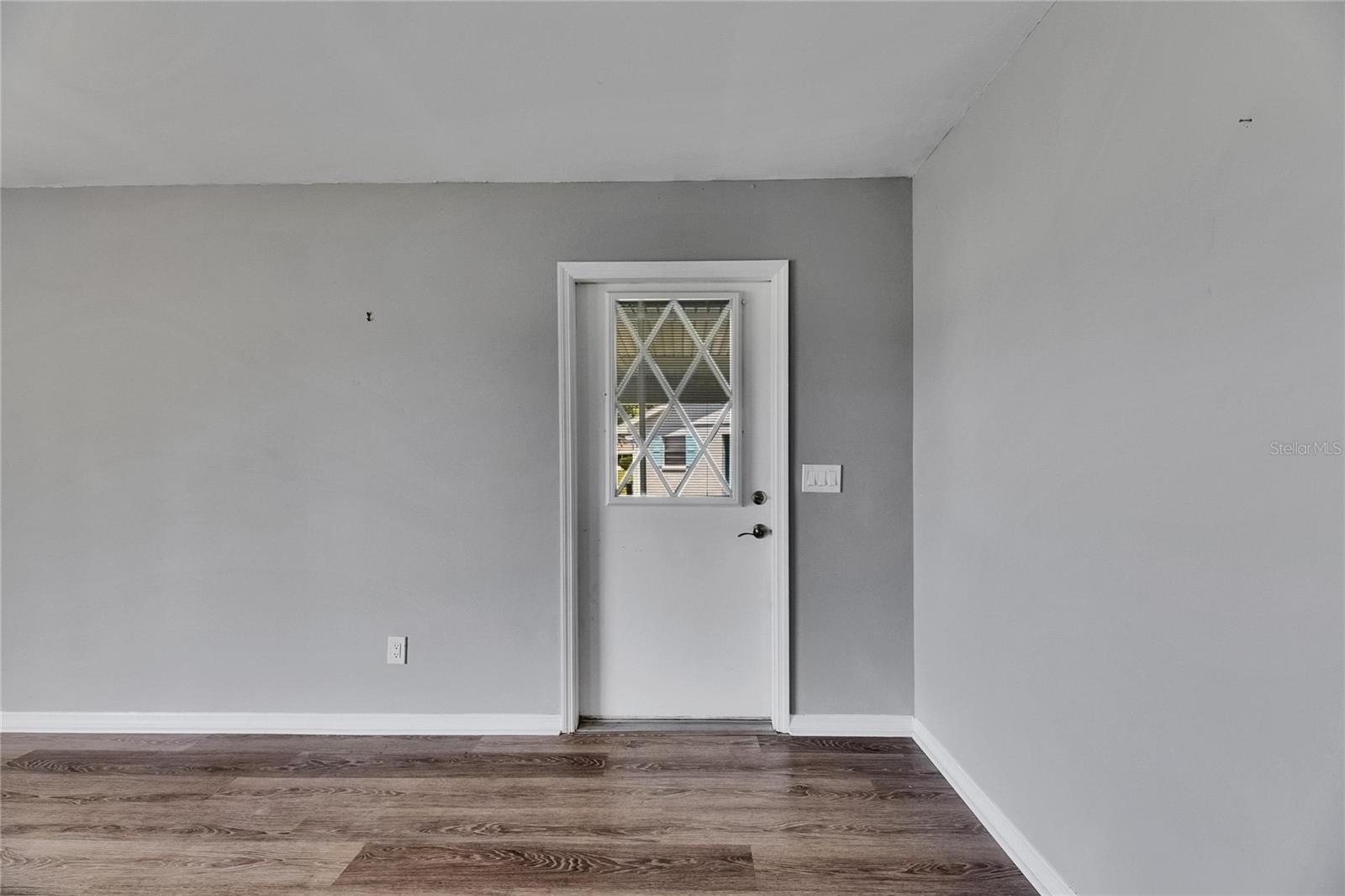 Image 10 of 48 For 2313 Grenoble Place 2313