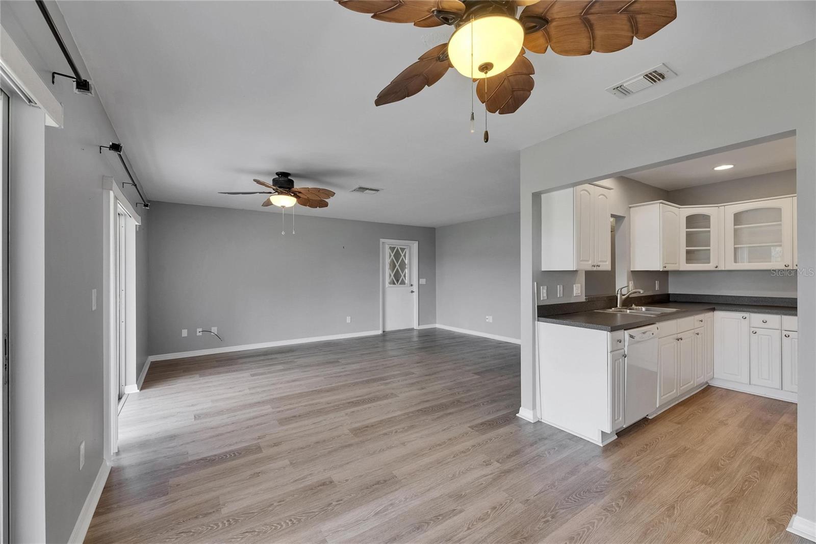 Image 13 of 48 For 2313 Grenoble Place 2313